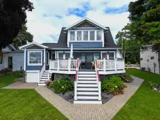 Serene Lakeside Retreat on Little Crooked Lake