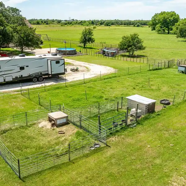 21 ACRES OF REFINED TEXAS COUNTRY LIVING