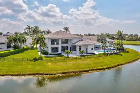 Custom Estate in Prestigious Location
