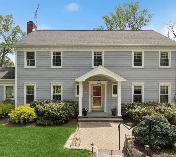 BEAUTIFUL COLONIAL HOME ON SOUGHT-AFTER SKYLINE DRIVE