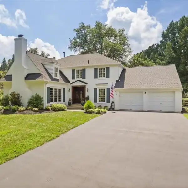 STUNNING FAMILY RETREAT ON BEAUTIFULLY LANDSCAPED LOT