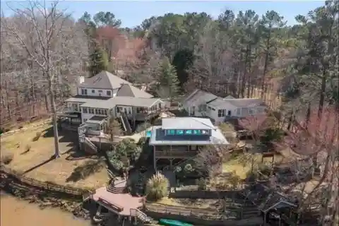 Beautiful Home with Guest House on 3.5 Acres