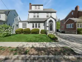 Chic Move-in Ready Colonial