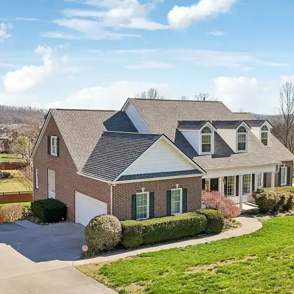 BEAUTIFUL HOME IN MONT RICHER
