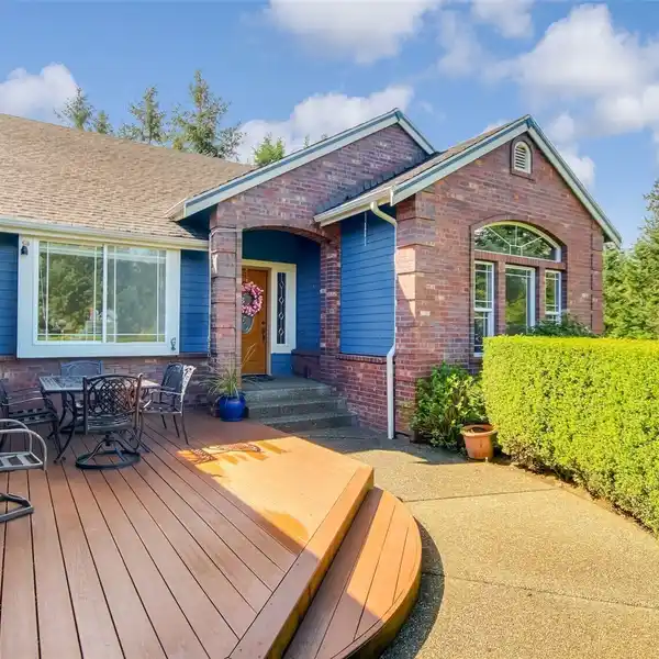 SPACIOUS RAMBLER WITH ENDLESS POSSIBILITIES