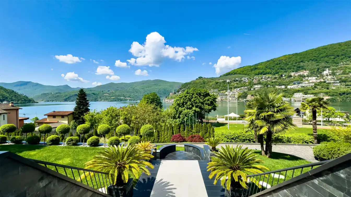 Prestigious Villa with Private Beach