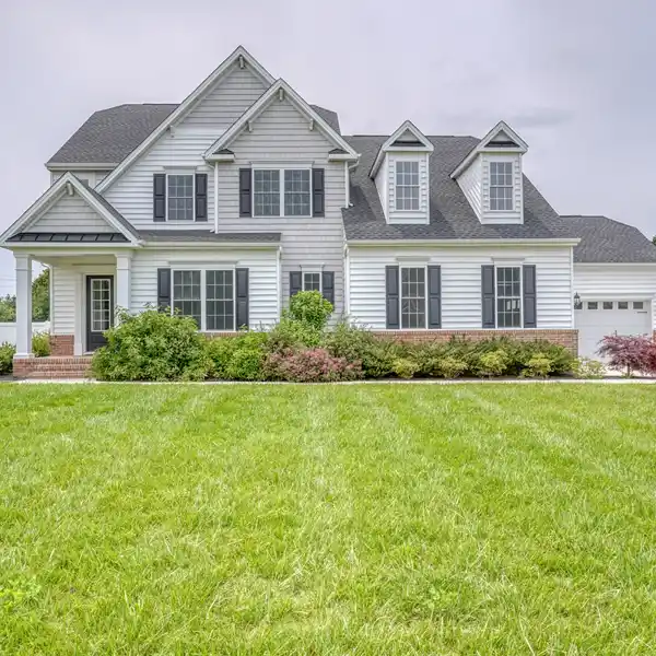 COASTAL-COLONIAL STYLE HOME IN ASHBURN