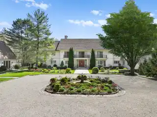 Gated Eight-Acre Showcase