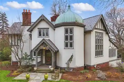 Amazing 10-acre Estate