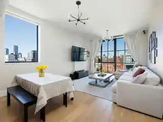 Large 3-Bedroom with Floor-To-Ceiling Windows
