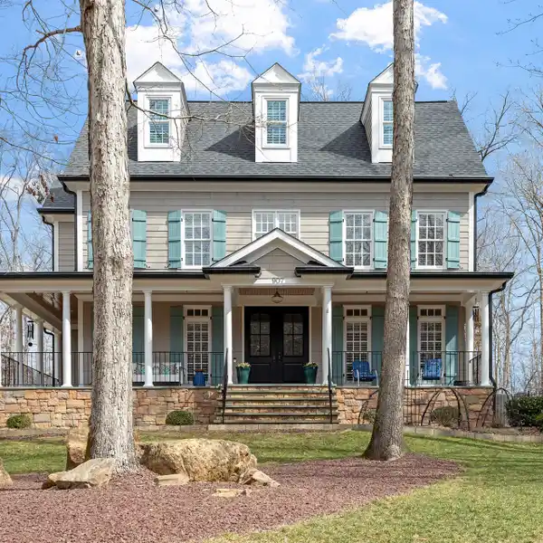 EXQUISITE HOME IN TREYBURN COUNTRY CLUB
