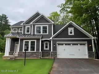 Stunning Belmonte Home with Soaring Ceilings