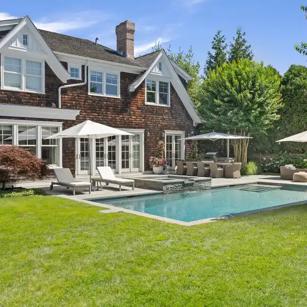 TURNKEY TRANSITIONAL-STYLE SOUTHAMPTON VILLAGE HOME