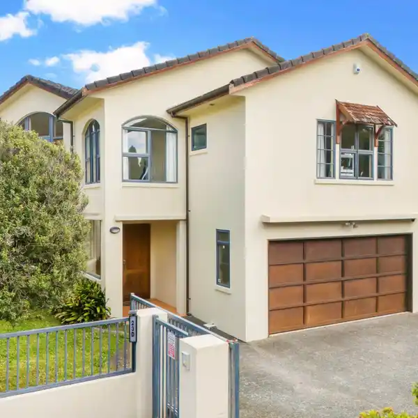 SPACIOUS FAMILY HOME POSITIONED ON A PEACEFUL STREET
