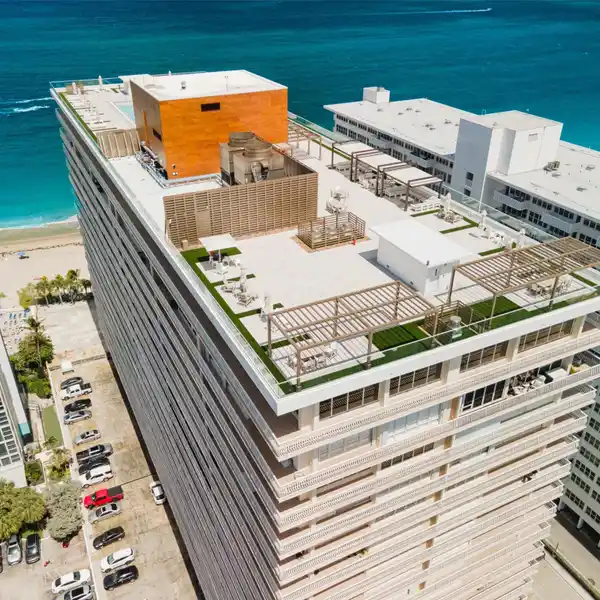 OCEANFRONT RESIDENCE ON THE GALT OCEAN MILE