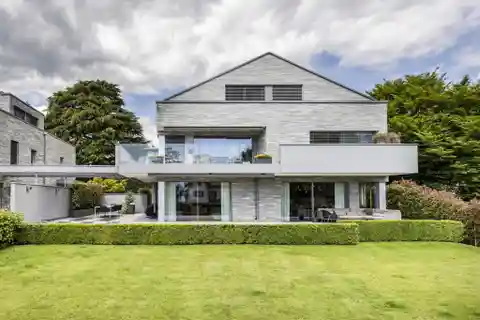 Magnificent Duplex Near Lake Geneva