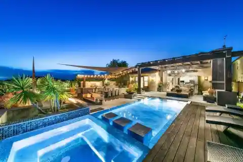 Designer-perfect Home High on a Scenic Crest