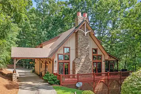 Serene Mountain Haven
