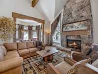 STUNNING SKI-IN/SKI-OUT PROPERTY