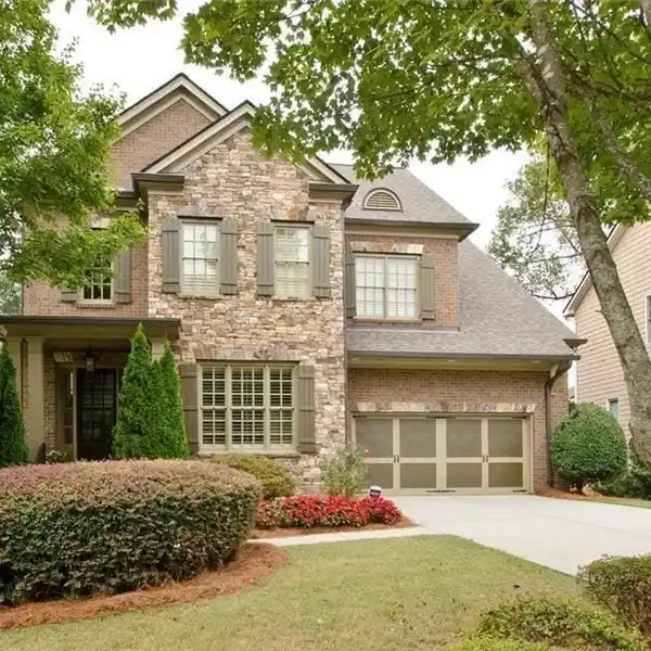 TIMELESS ELEGANCE WITH THOUGHTFUL UPDATES