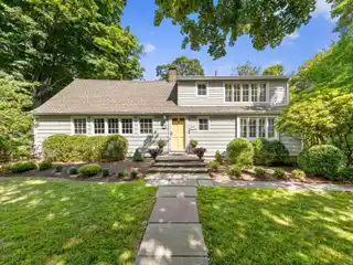 Charmingly Renovated Cape with Cottage