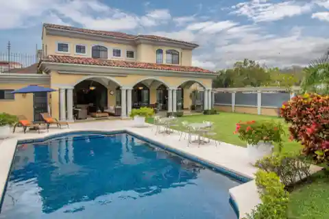 La Joya Home Trejos Montealegre