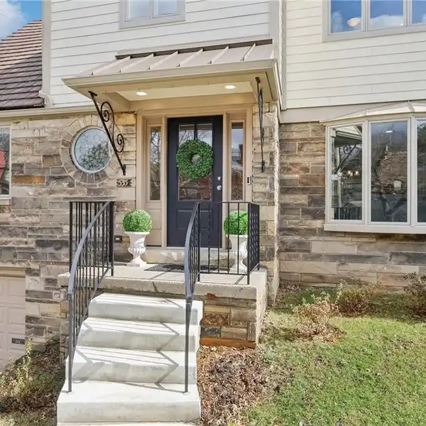 CAPTIVATING STONE HOUSE