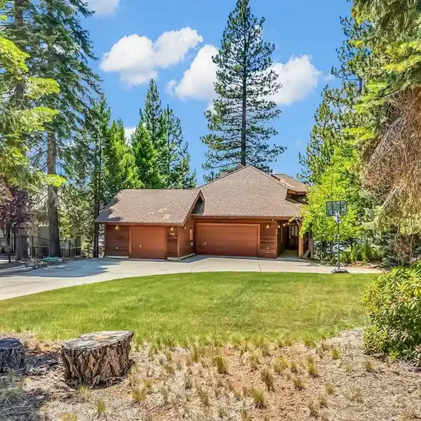 EXCEPTIONAL LAKEFRONT COMPOUND