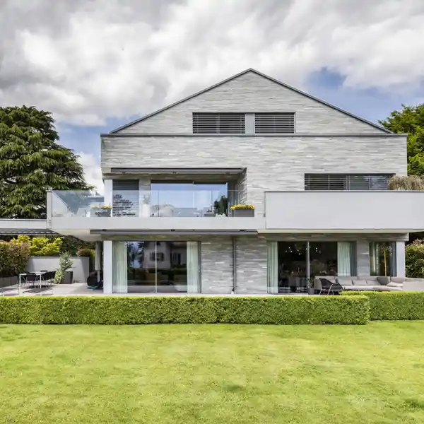 MAGNIFICENT DUPLEX NEAR LAKE GENEVA