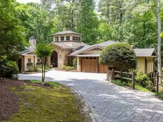 Remarkable Property on over an Acre
