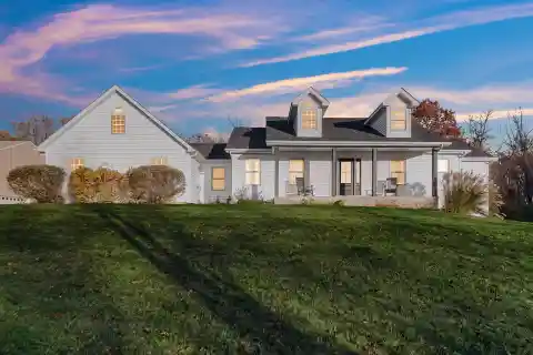 Elegant House of Character Set in Seclusion