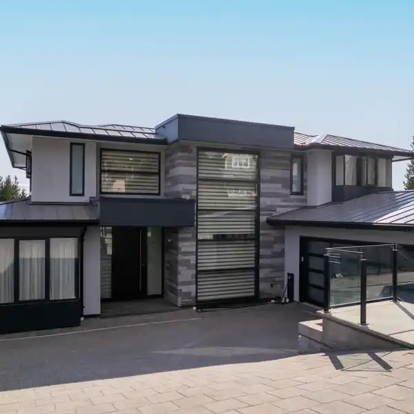 EXCEPTIONAL MODERN HOME