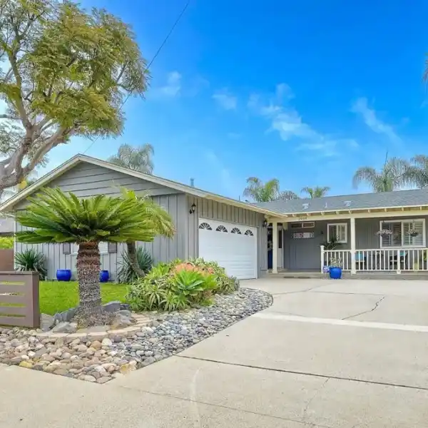 IMMACULATE SINGLE-LEVEL HOME