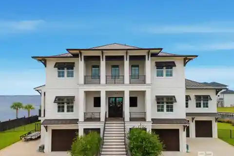 Boater's Paradise in Breathtaking Home