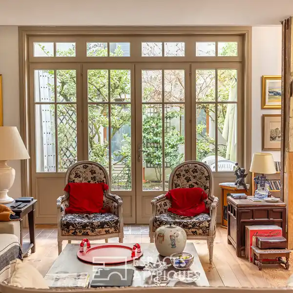 INDUSTRIAL CHARM WITH CONTEMPORARY ELEGANCE
