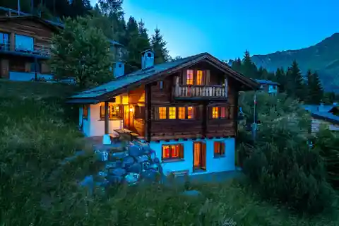 Maissen Holiday Home in Valbella with Views and Ski-In/ski-Out Perks