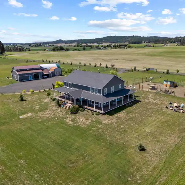 MODERN COMFORT WITH RURAL ALLURE