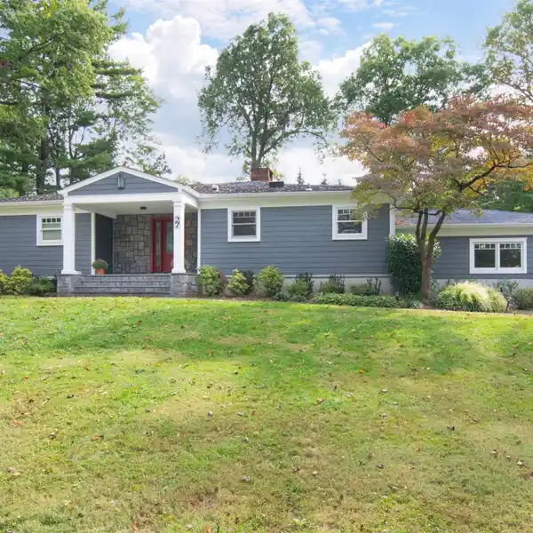 BEAUTIFULLY REIMAGINED HOME IN HARTSDALE ESTATES