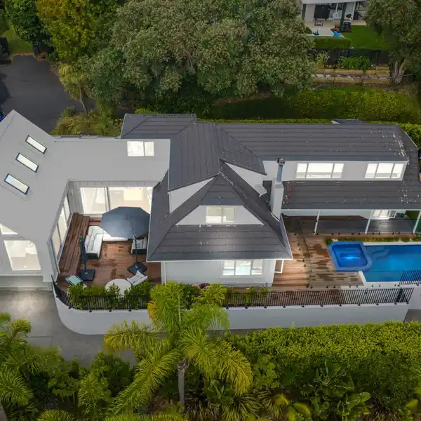 VERSATILE LUXURY HOME