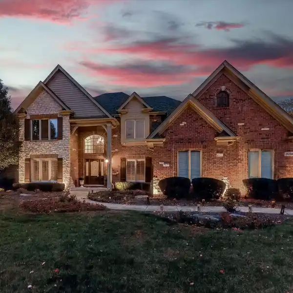 STUNNING HOME IN THE SOUGHT-AFTER FOX MILL SUBDIVISION