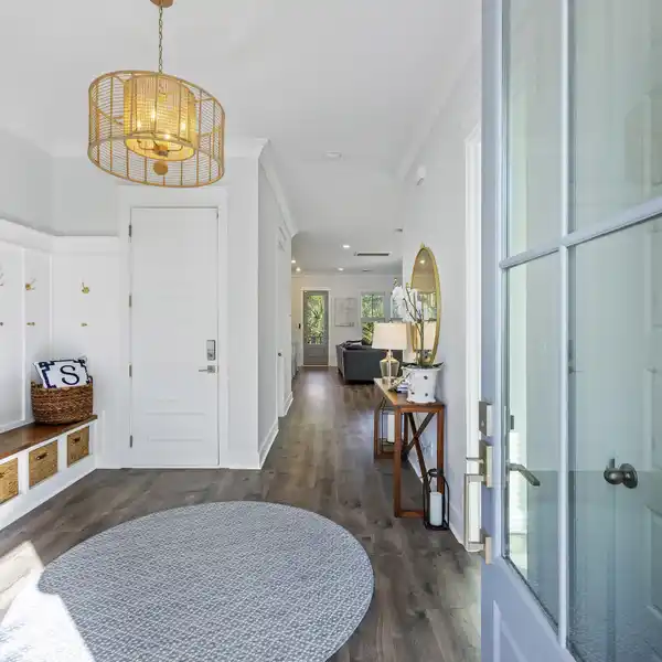 ELEVATED CHARLESTON SINGLE STYLE HOME