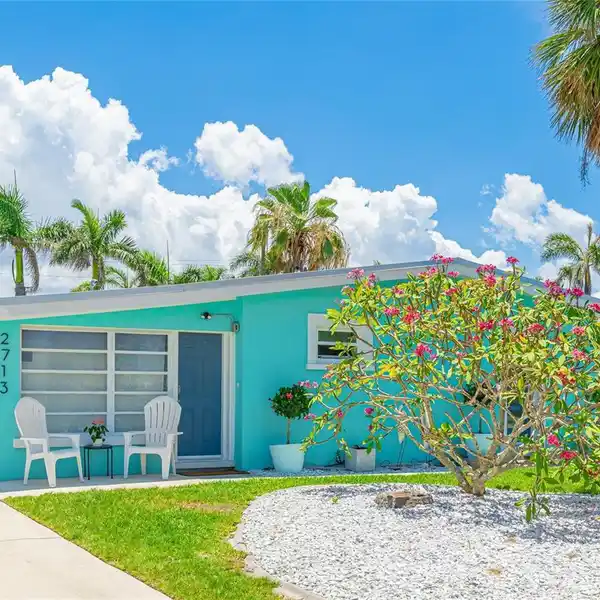 TURQUOISE BEACH BUNGALOW