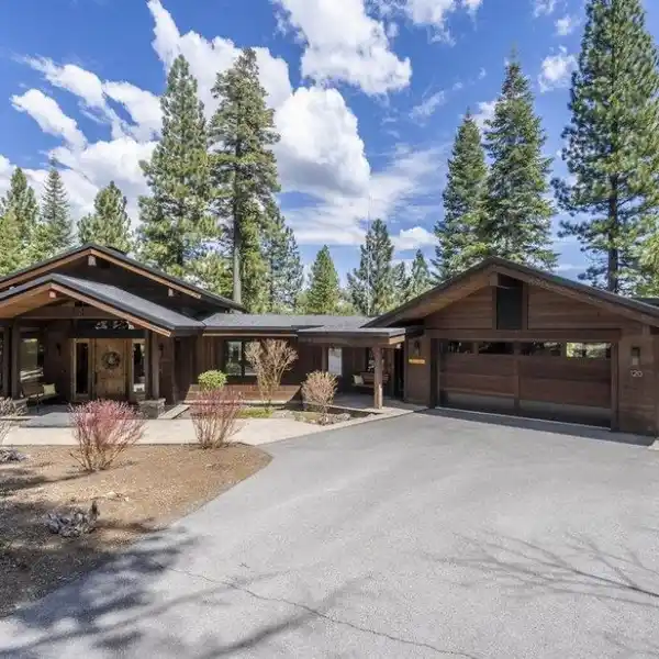 REFINED MOUNTAIN LIVING