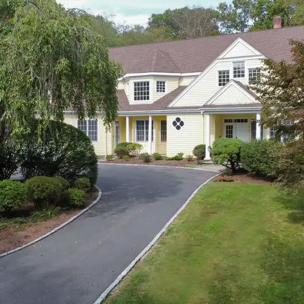IMPECCABLY CRAFTED COLONIAL IN LOWER WESTON
