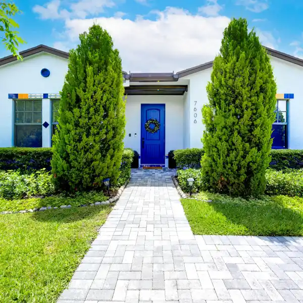 WEST INDIES-STYLE RESIDENCE IS DESIRABLE SOUTHEND