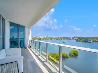 Exquisite High-floor Residence