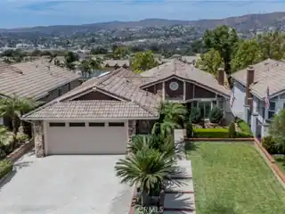 Single-Story Luxury Home with Gourmet Kitchen