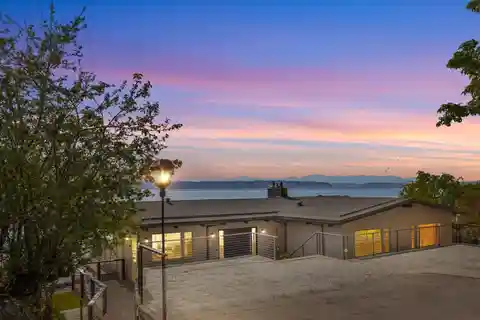 Waterfront Haven with Sweeping Views