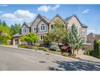 Exquisite Home in Sought-after Renaissance Pointe
