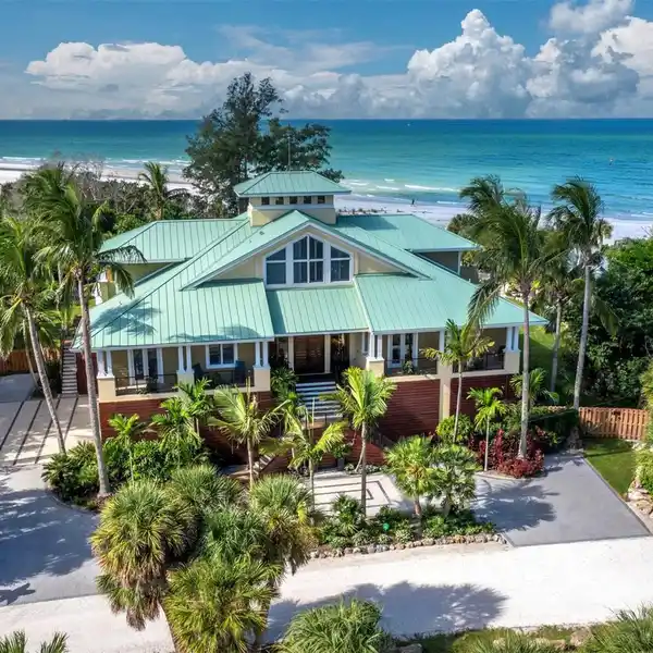 EXTRAORDINARY GULF-FRONT ESTATE